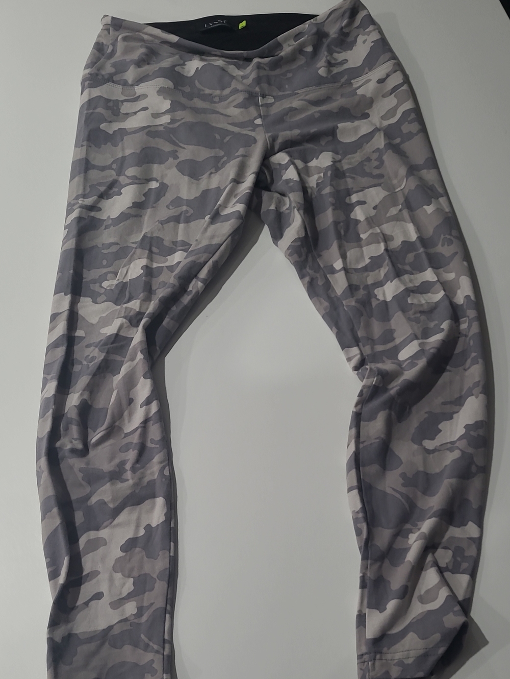 Lysse Gray Camo Leggings